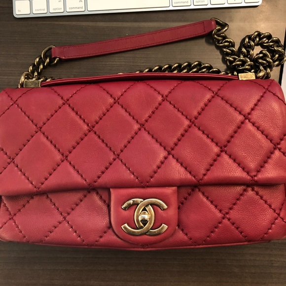 chanel quilted medium flap bag